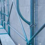 Compatibilité des plateaux d&rsquo;échafaudage : le casse-tête des différentes marques