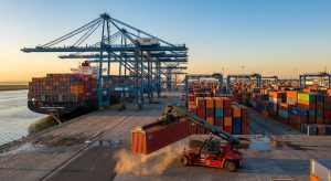 Matériel de manutention portuaire : optimiser les flux avec des équipements dédiés