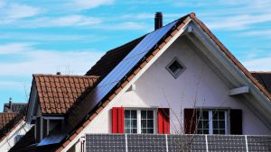 Volets solaires : comment ça marche et est-ce le bon choix pour votre maison ?